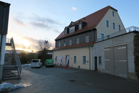 Das Bild zeigt das zum DRK Dienstleistungszentrum um- und ausgebaute Herrenhaus in Drebach.